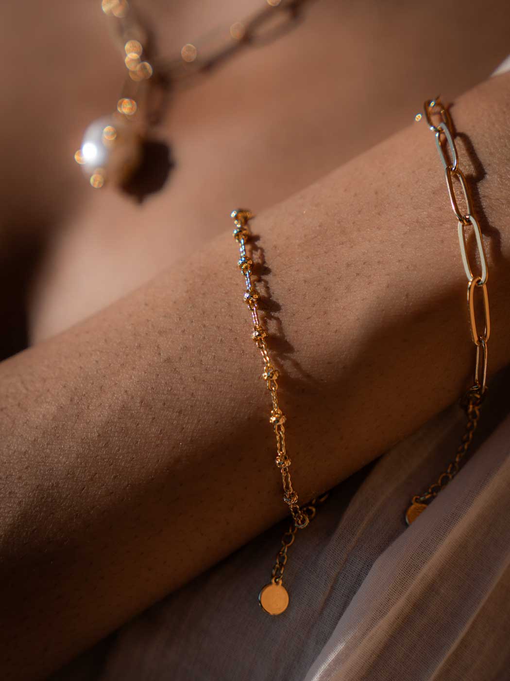 gold unique link chain bracelet