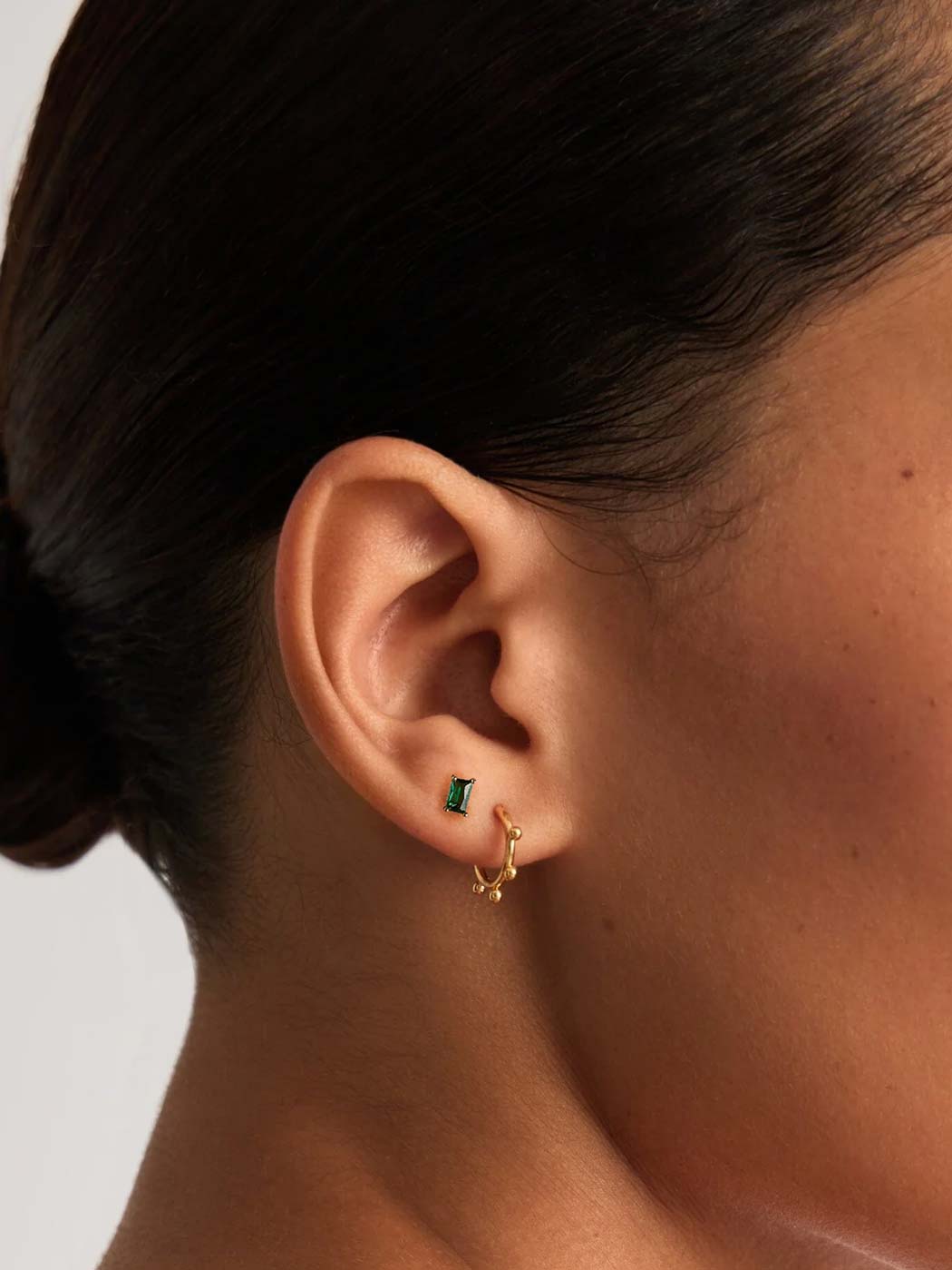 EMERALD-BAGUETTE-STUDS