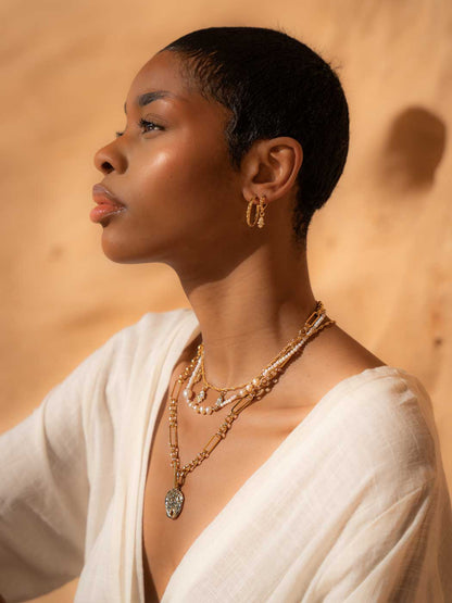 pearl and howlite beaded necklace