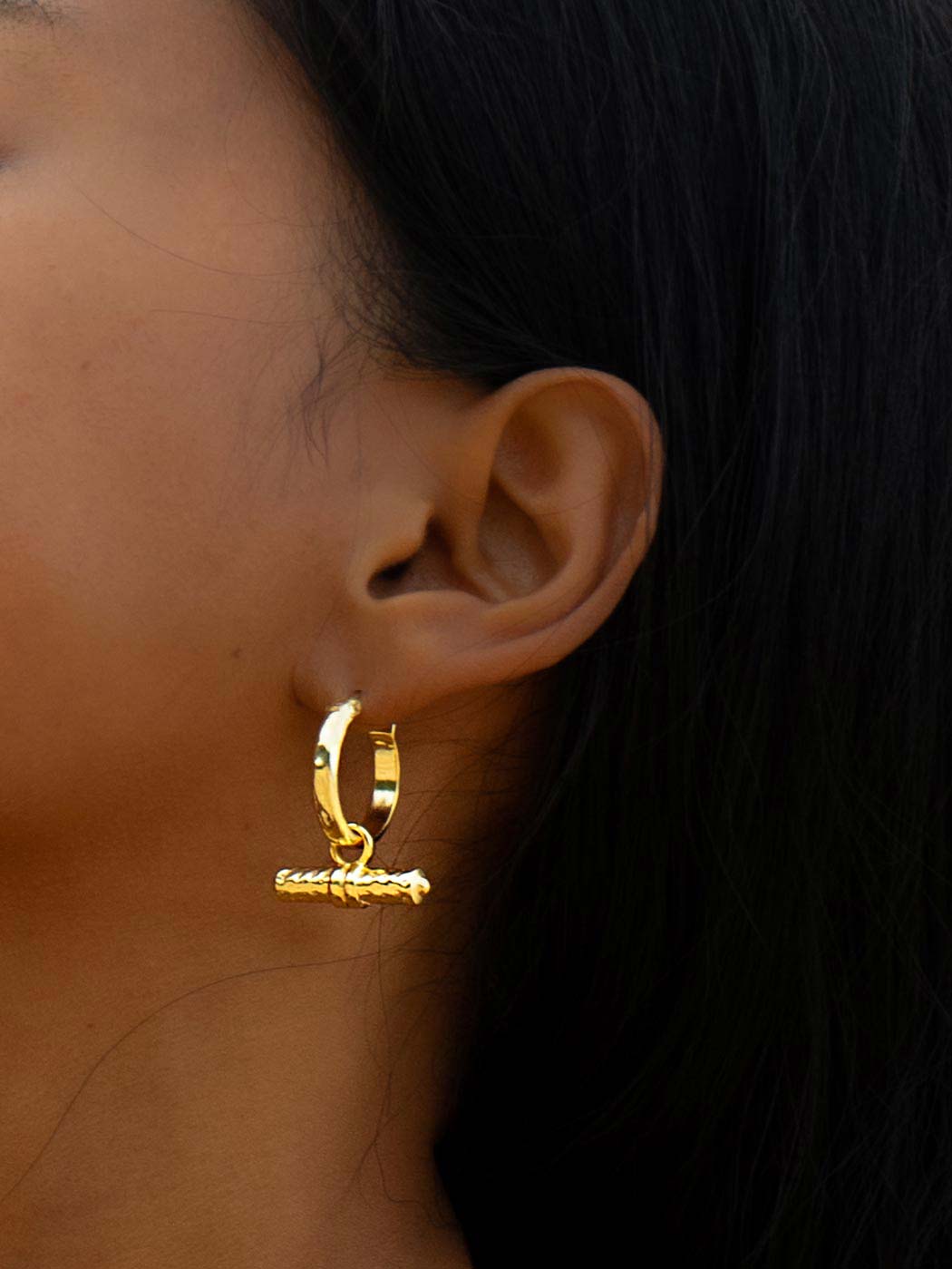 margot-tbar-hoops-worn