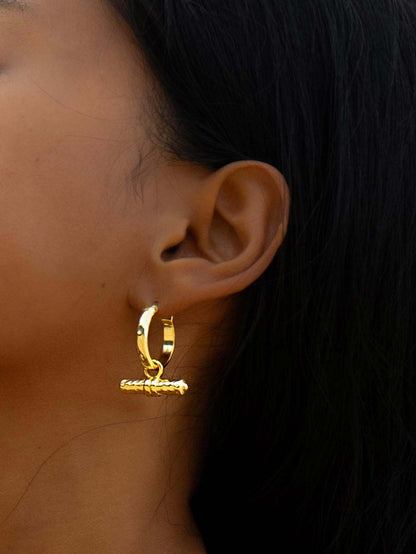 margot-tbar-hoops-worn