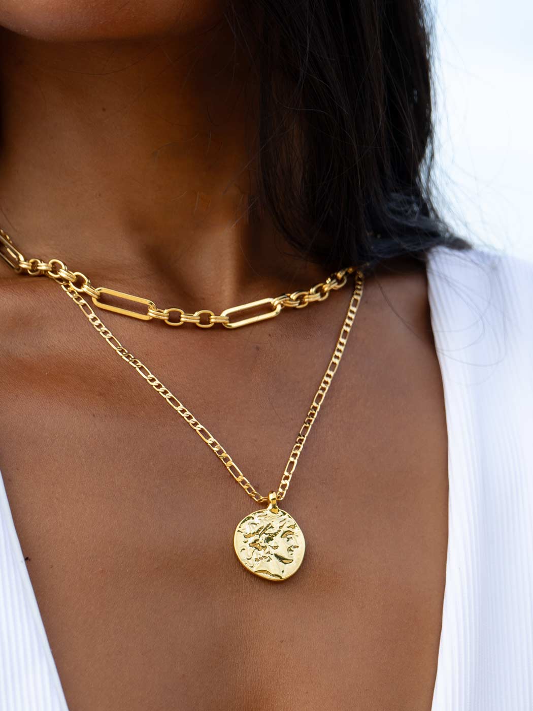 athena-goddess-necklace-close