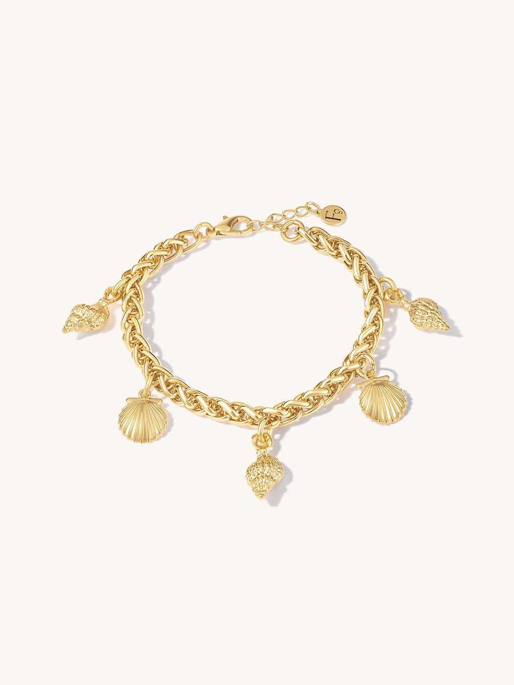 SHELL-CHARM-BRACELET-FLAT