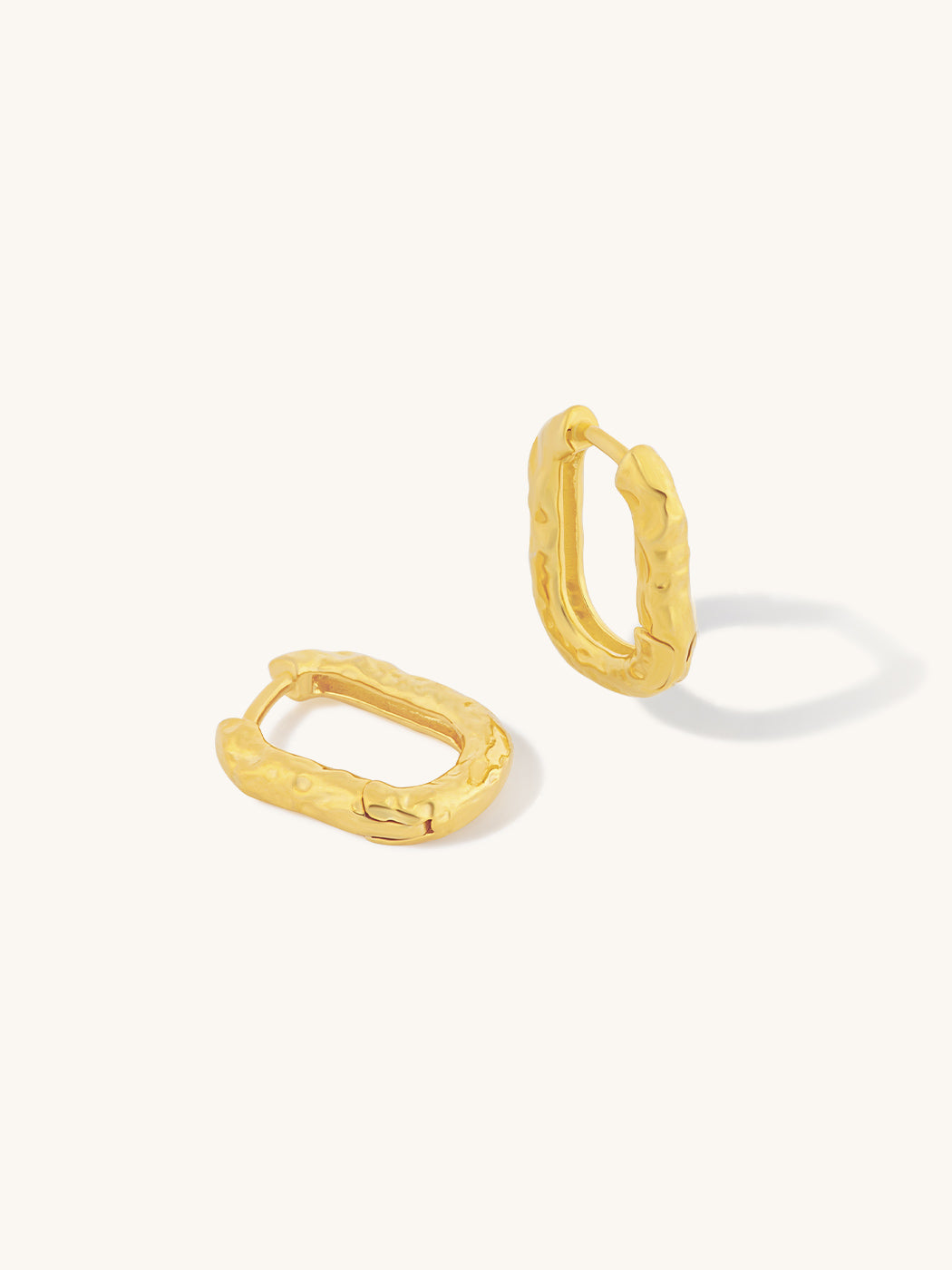 bora-textured-oval-hoop-flat